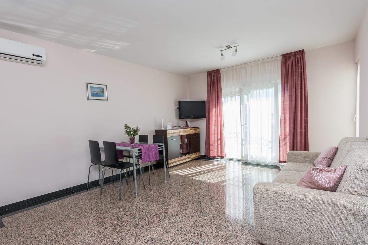 Apartmani Bepo Sveti Filip i Jakov Exterior photo