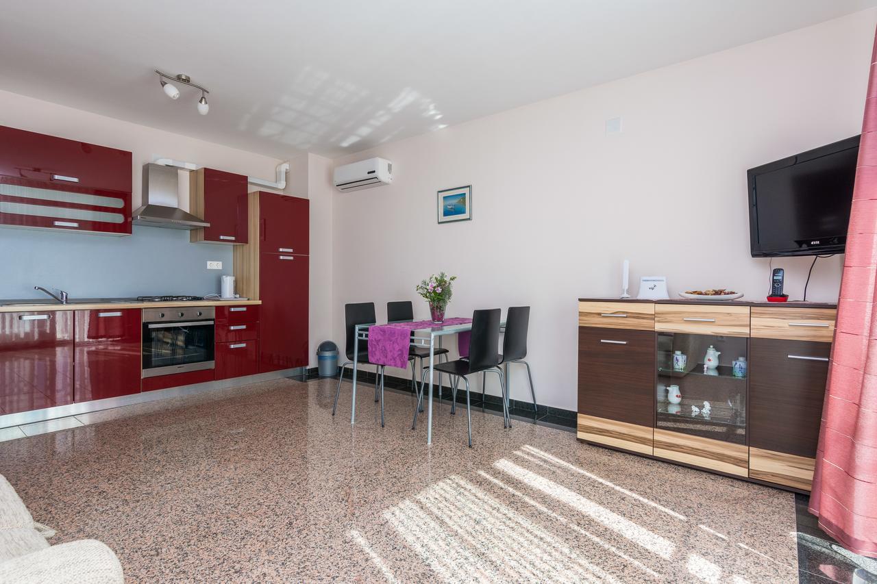 Apartmani Bepo Sveti Filip i Jakov Exterior photo
